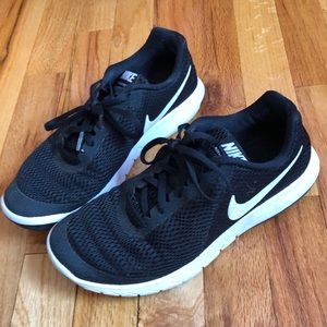 Nike Flex Sneakers- Black